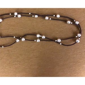 NWOT Beautiful Faux Pearl and Brown Leather Necklace